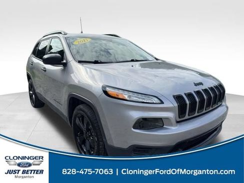 Used 2017 Jeep Cherokee Sport FWD image 1