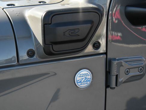 Used 2023 Jeep Wrangler Sahara w/ Cold Weather Group image 13