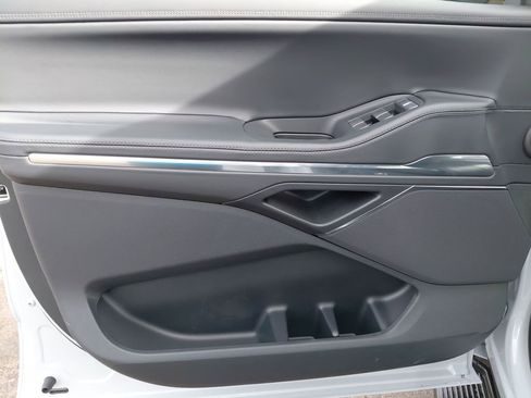 New 2026 Lincoln Navigator L Premier image 11