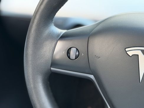 Used 2021 Tesla Model Y Long Range image 43