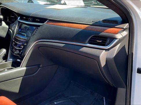 Used 2019 Cadillac XTS Luxury image 16