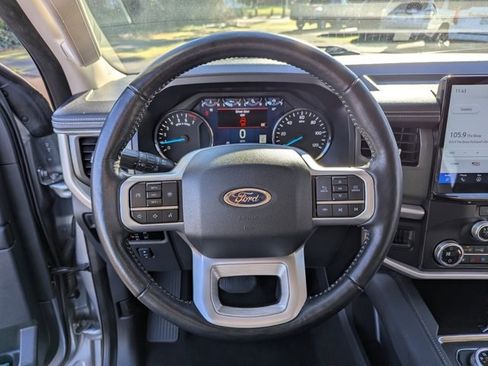 Used 2024 Ford Expedition Max XLT image 13