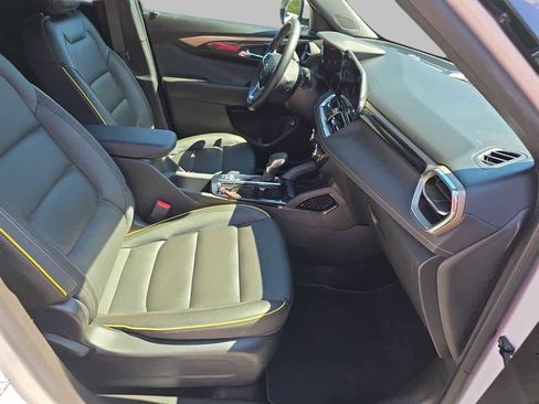 Used 2025 Chevrolet TrailBlazer ACTIV w/ Convenience Package image 10