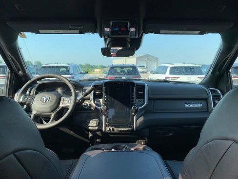 Used 2026 RAM 2500 Laramie AWD/4WD image 19