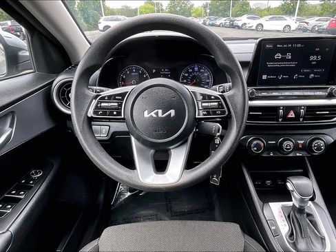 Used 2023 Kia Forte LXS w/ LXS Technology Package FWD image 5