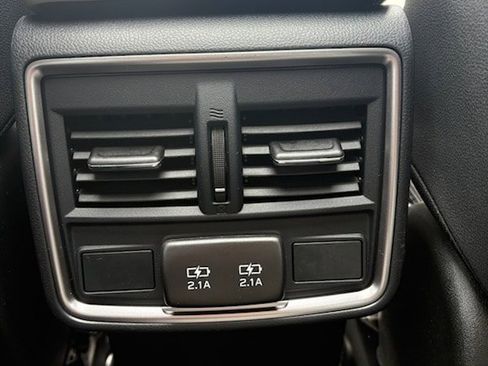 Used 2024 Subaru Forester Premium image 18