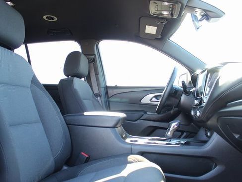 Used 2024 Chevrolet Traverse LT image 22