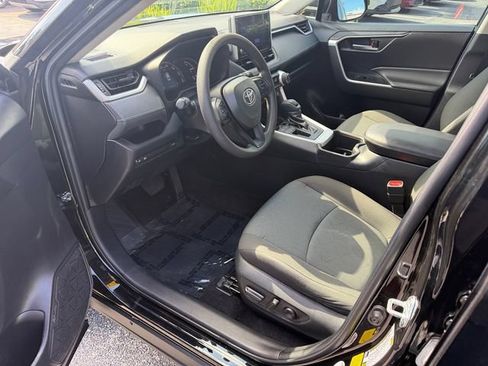 Used 2023 Toyota RAV4 XLE w/ Convenience Package FWD image 11
