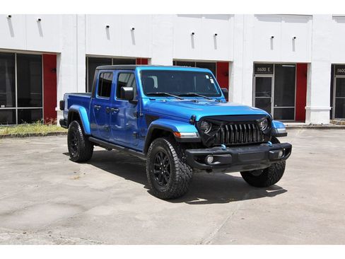 Used 2023 Jeep Gladiator Sport AWD/4WD image 3