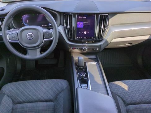 Used 2023 Volvo XC60 B5 Core image 14