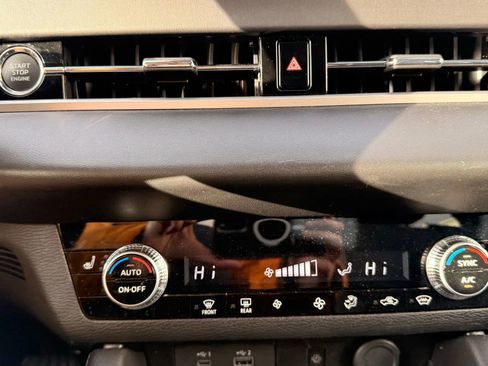 Used 2024 Mitsubishi Outlander Ralliart image 25