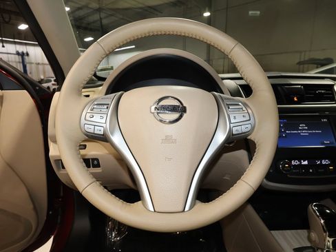 Used 2017 Nissan Altima 2.5 SL w/ 2.5 Technology Package FWD image 7