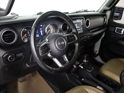 Used 2018 Jeep Wrangler Unlimited Sahara AWD/4WD image 24