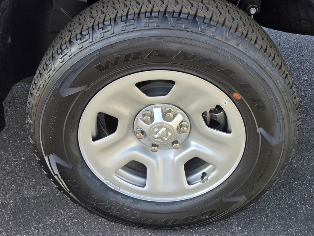 Used 2025 RAM 1500 Tradesman AWD/4WD image 11