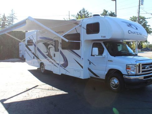 Used 2022 Ford E-450 and Econoline 450 Super Duty w/ Motorhome Prep Package image 9