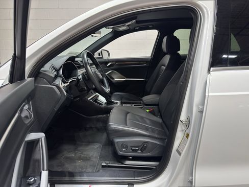 Used 2025 Audi Q3 2.0T Premium image 13