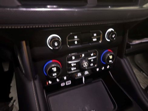 Certified 2024 Chevrolet Suburban Premier w/ Premium Package image 4