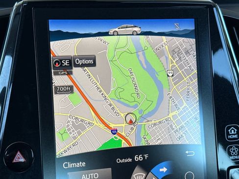 Used 2020 Toyota Prius Prime XLE FWD image 19
