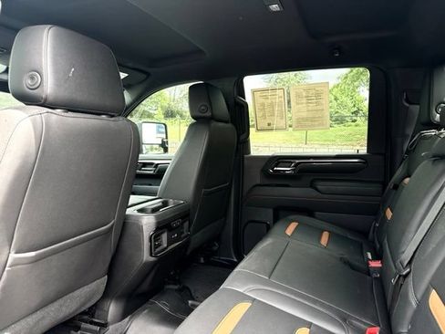 Used 2024 GMC Sierra 2500 AT4 w/ Technology Package AWD/4WD image 28