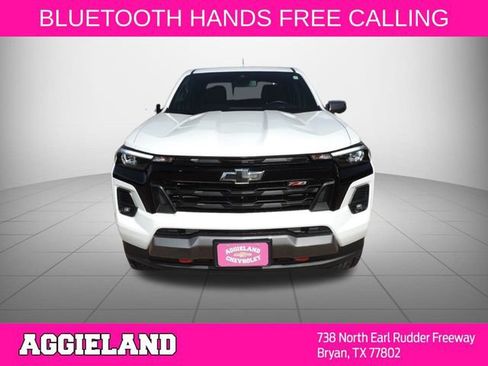 Used 2025 Chevrolet Colorado Z71 w/ Technology Package AWD/4WD image 9