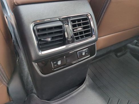 Used 2017 Subaru Outback 2.5i Touring w/ Popular Package #5A image 13