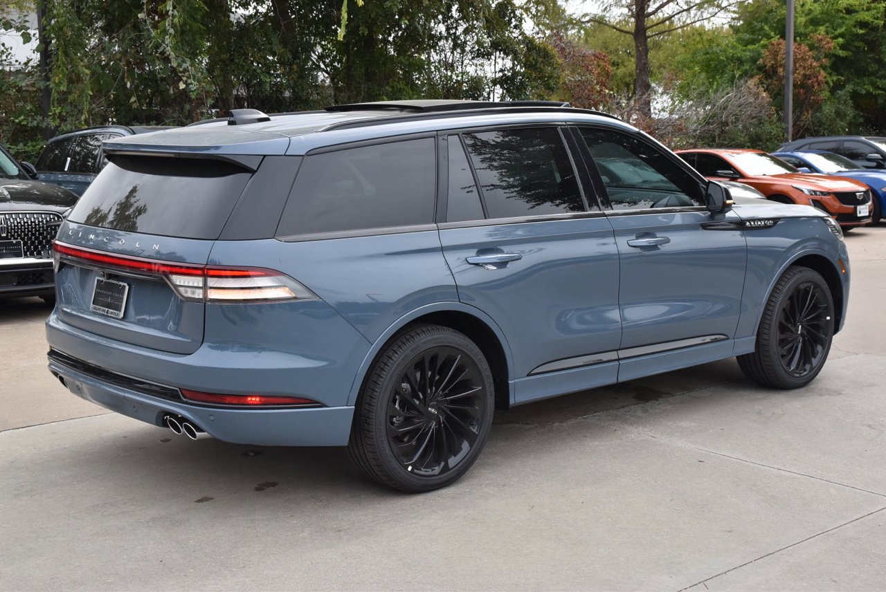New 2027 Lincoln Aviator Reserve w/ Jet Appearance Package RWD image 6