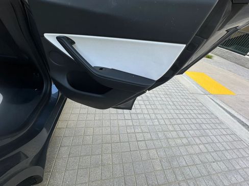 Used 2024 Tesla Model Y 2WD image 34