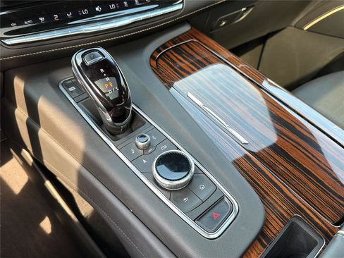 Used 2023 Cadillac Escalade ESV Premium Luxury AWD/4WD image 24