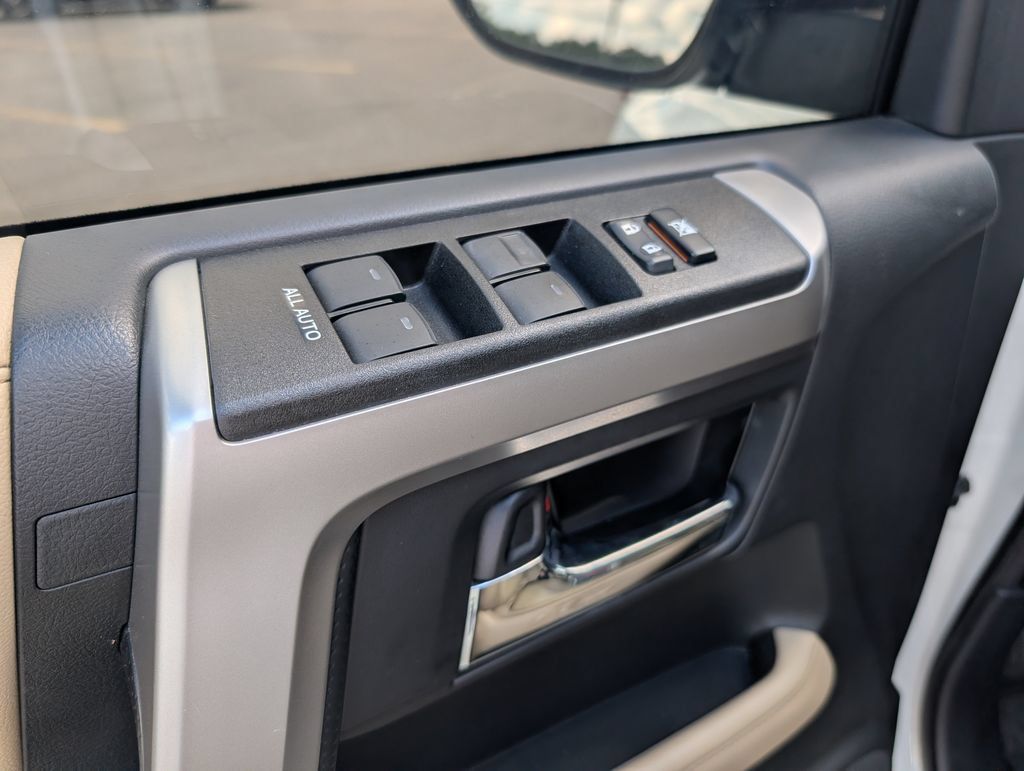 Used 2023 Toyota 4Runner SR5 Premium w/ Moonroof Package RWD image 9