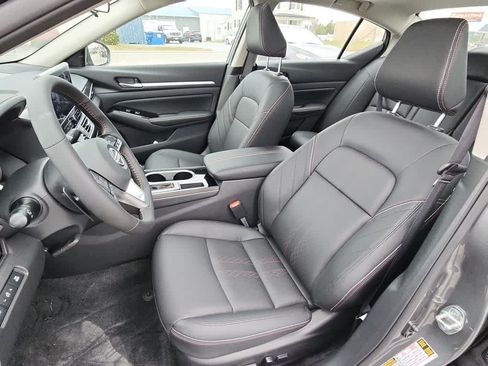 Used 2025 Nissan Altima 2.5 SR w/ SR Premium Package FWD image 10