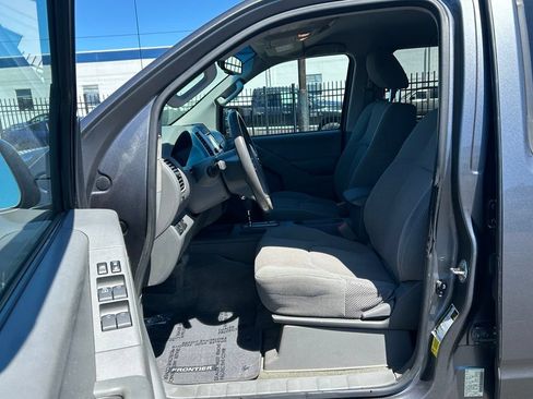Used 2016 Nissan Frontier SV w/ SV Value Truck Package RWD image 15