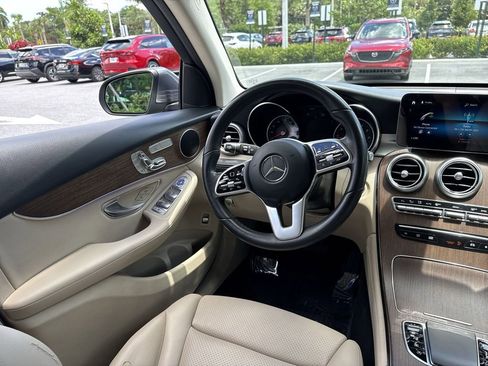 Used 2021 Mercedes-Benz GLC 300 image 21
