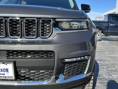 Used 2022 Jeep Grand Cherokee L Limited image 3