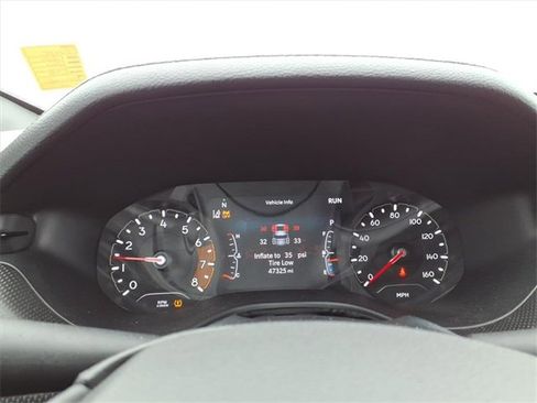 Used 2024 Jeep Compass Trailhawk image 16