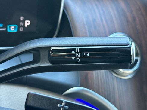 Used 2026 Mercedes-Benz GLC 300 image 19