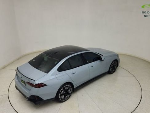Used 2026 BMW i5 eDrive40 w/ M Sport Package RWD image 27