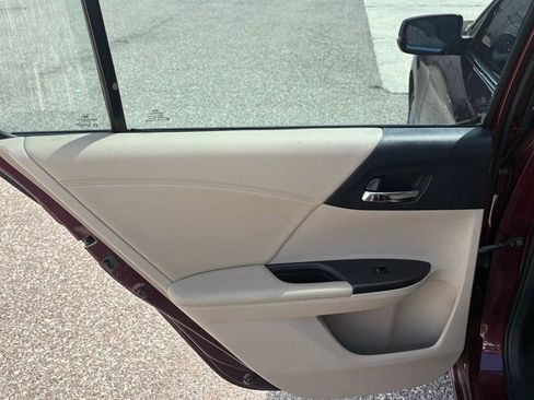 Used 2014 Honda Accord Touring image 12