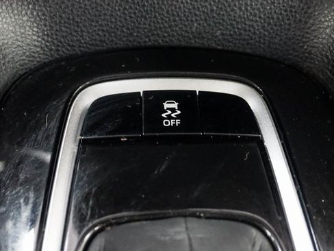 Used 2022 Toyota Corolla LE image 23