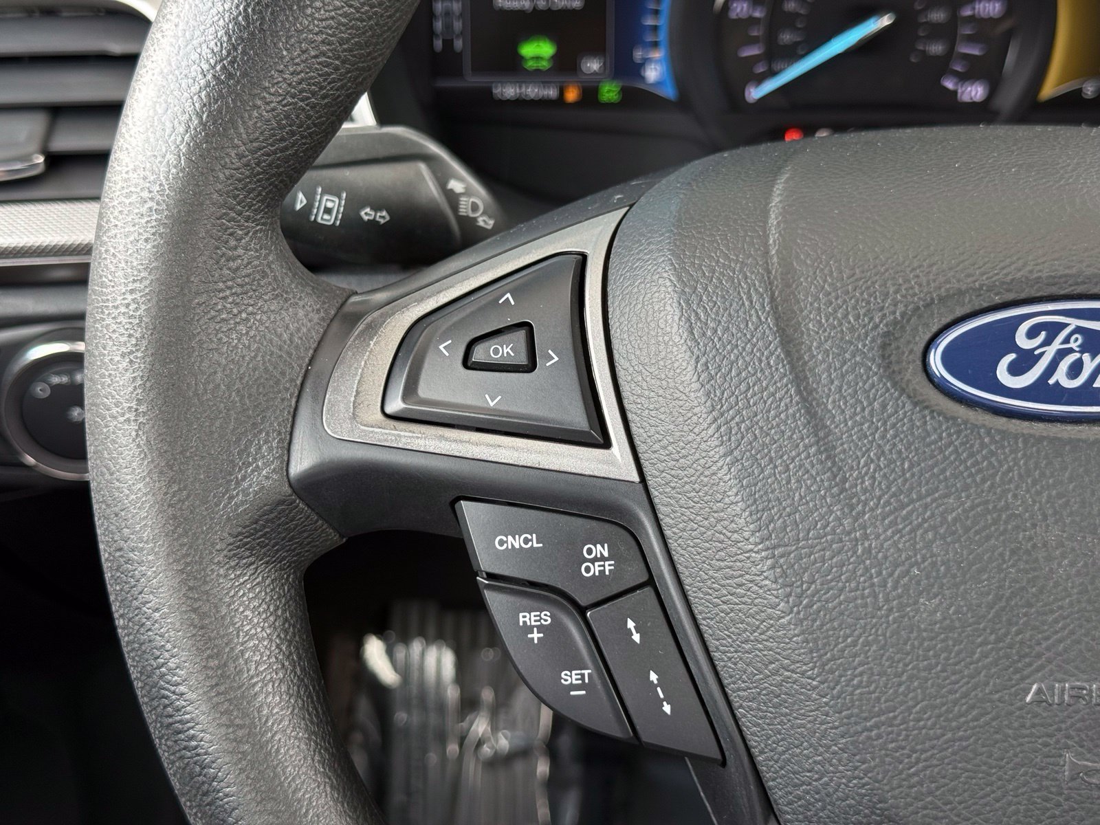 Used 2019 Ford Fusion SE FWD image 24