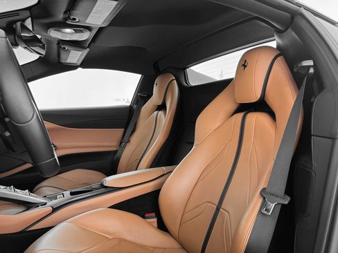 Used 2021 Ferrari 812 GTS image 15