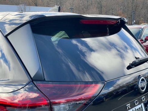 Certified 2023 Nissan Rogue SV AWD/4WD image 32