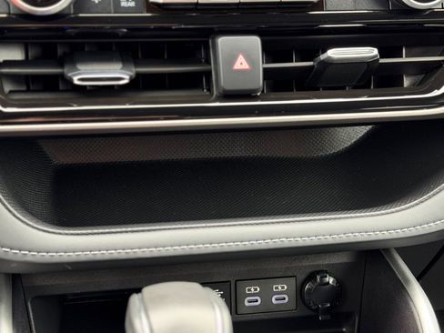 Used 2024 Toyota Highlander LE image 20