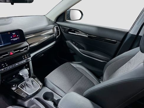 Certified 2025 Kia Seltos S image 22