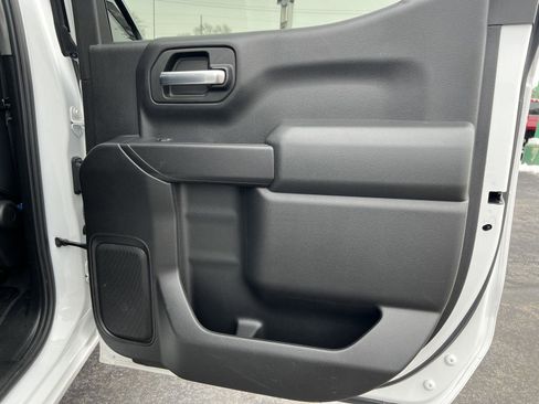 Used 2019 Chevrolet Silverado 1500 Custom Trail Boss w/ Custom Convenience Package image 18