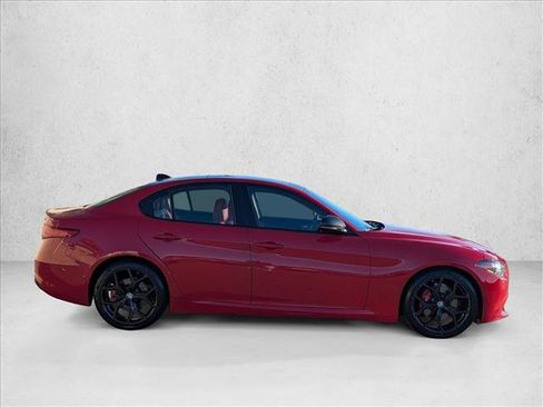 Used 2020 Alfa Romeo Giulia w/ Nero Edizione image 4