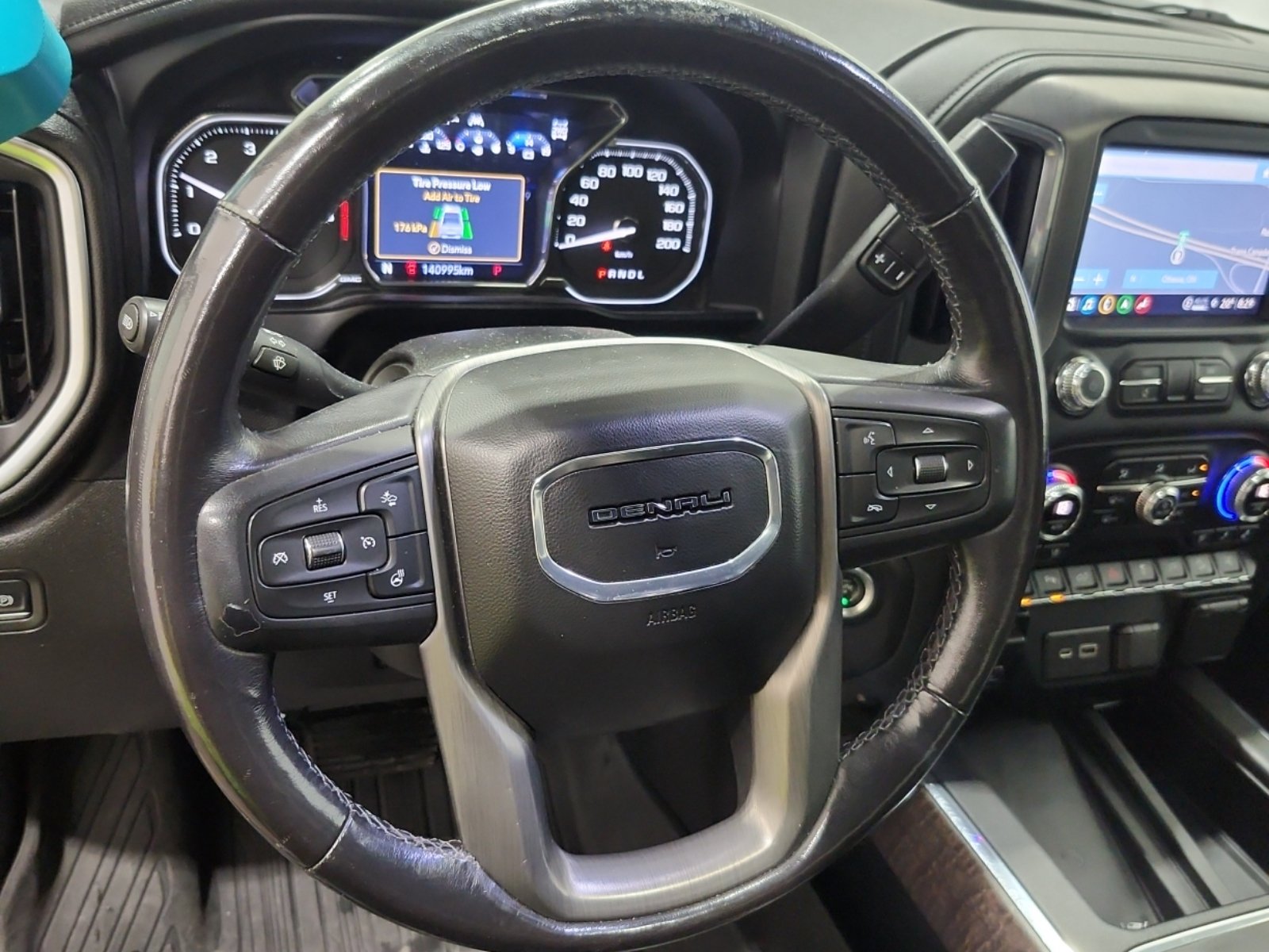 Used 2022 GMC Sierra 1500 Denali w/ Denali Premium Package AWD/4WD image 11
