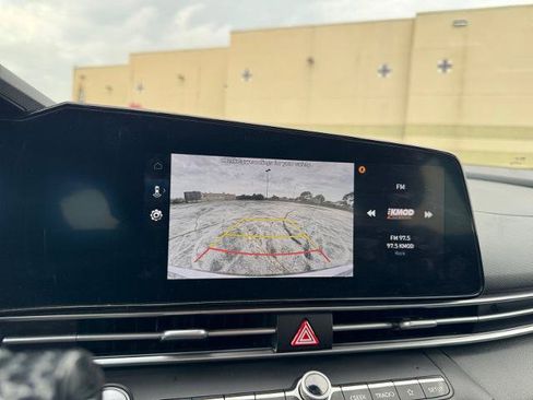Used 2024 Hyundai Elantra SEL FWD image 25