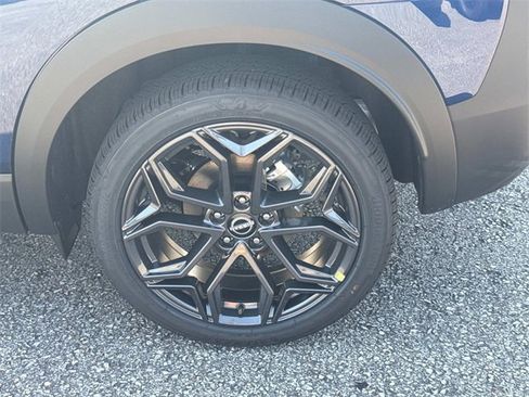 New 2025 Nissan Kicks SR image 11