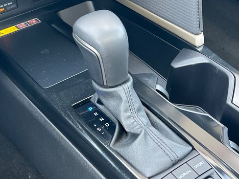 Used 2025 Toyota Camry SE w/ Multimedia Upgrade Package FWD image 20