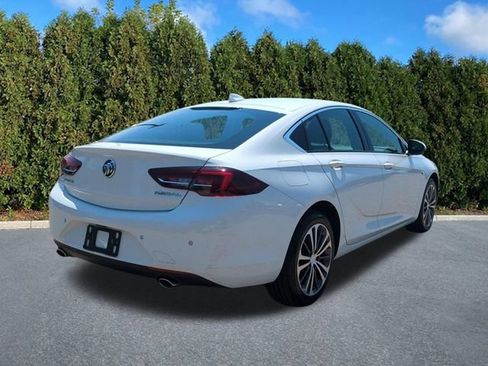 Used 2018 Buick Regal Preferred w/ Driver Confidence Package #1 FWD image 4